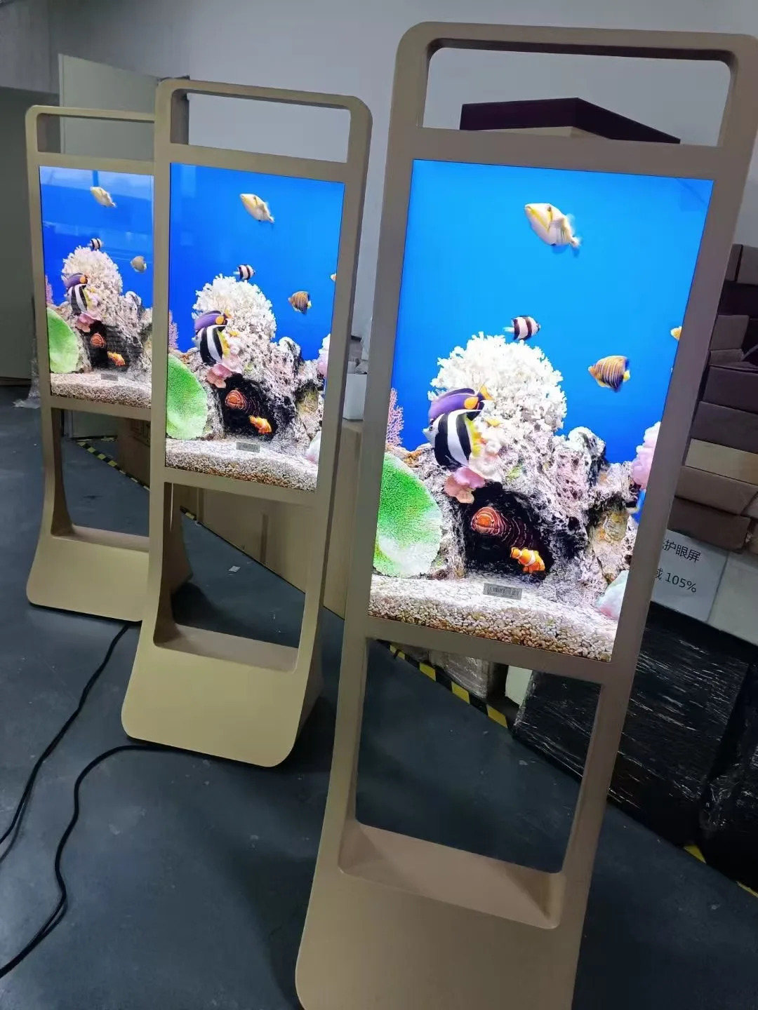 43 inch high light high definition LCD display multi-functional Android business super vertical intelligent advertising machine