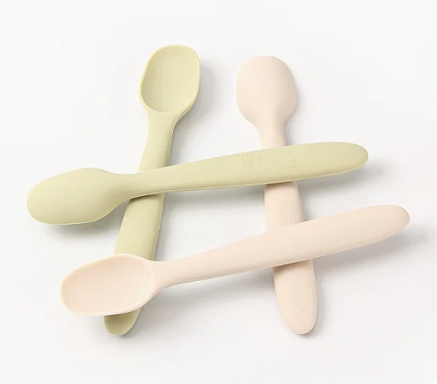 OEM/ODM Silicone Baby Spoon Infant Soft Spoons for Kids Toddlers Children Training Spoons Great Gift Set for Baby Weaning