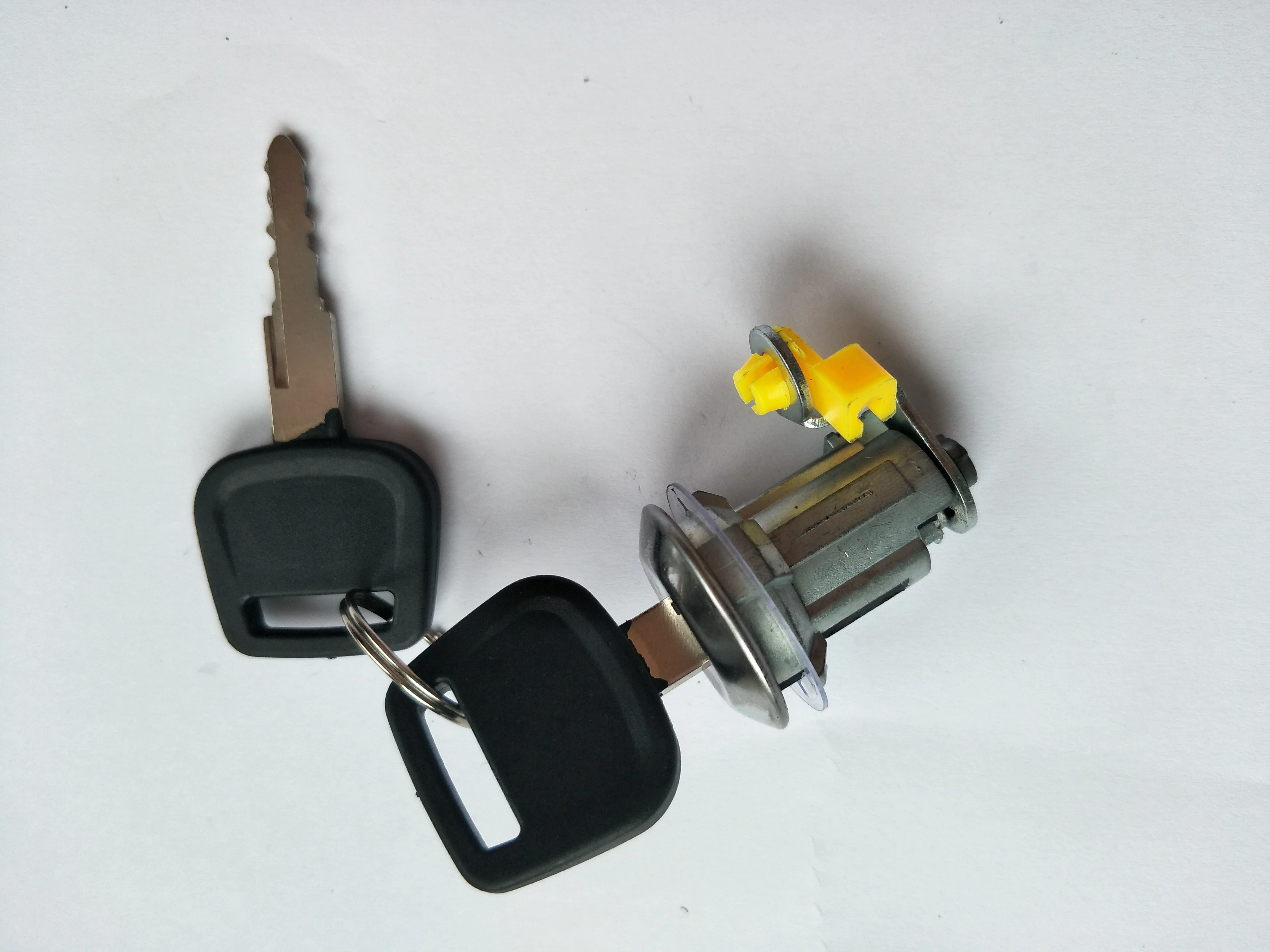 Door Lock w/Key   L200  1987-1995  MB415749   MB415748  MB415747/8