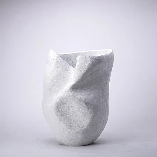 Contemporary Luxury White Resin Vase Abstract Irregular Design Modern Floor Accessory for Wedding Home Decor Dry Flower Display