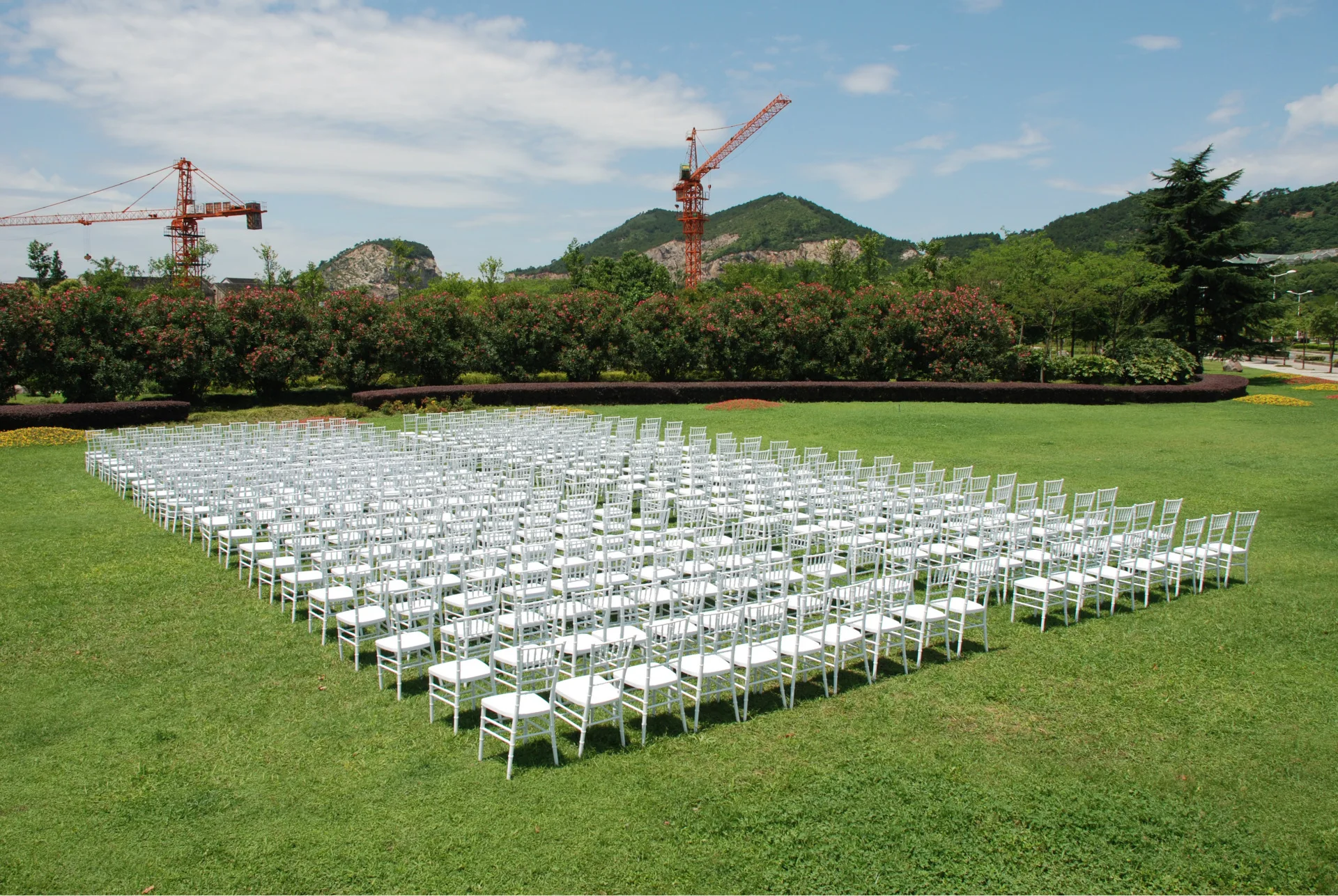 Top quality wholesale wedding event plastic wimbledon chairs white resin folding chair