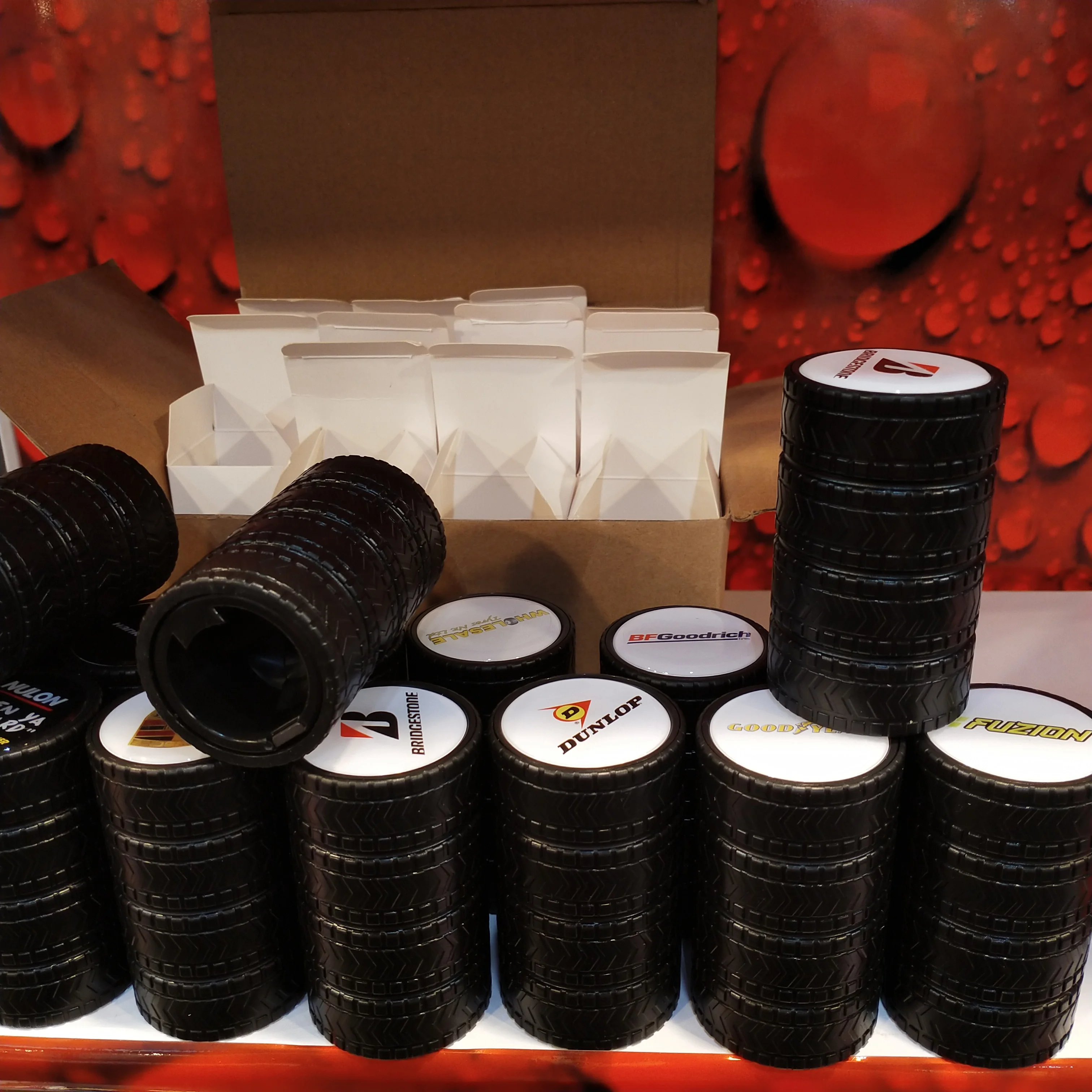 Штабелируемая шина, открывалка для бутылок, запатентованная открывалка для пива