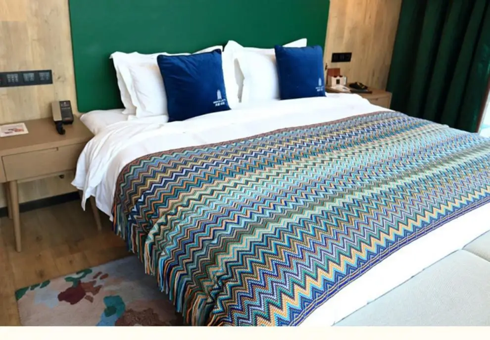 2024 New Design Nordic Sofa Tassel Cape Blanket for Couch Cover Knitted Decorative Blanket Bed Runner Flag For Hotel Home