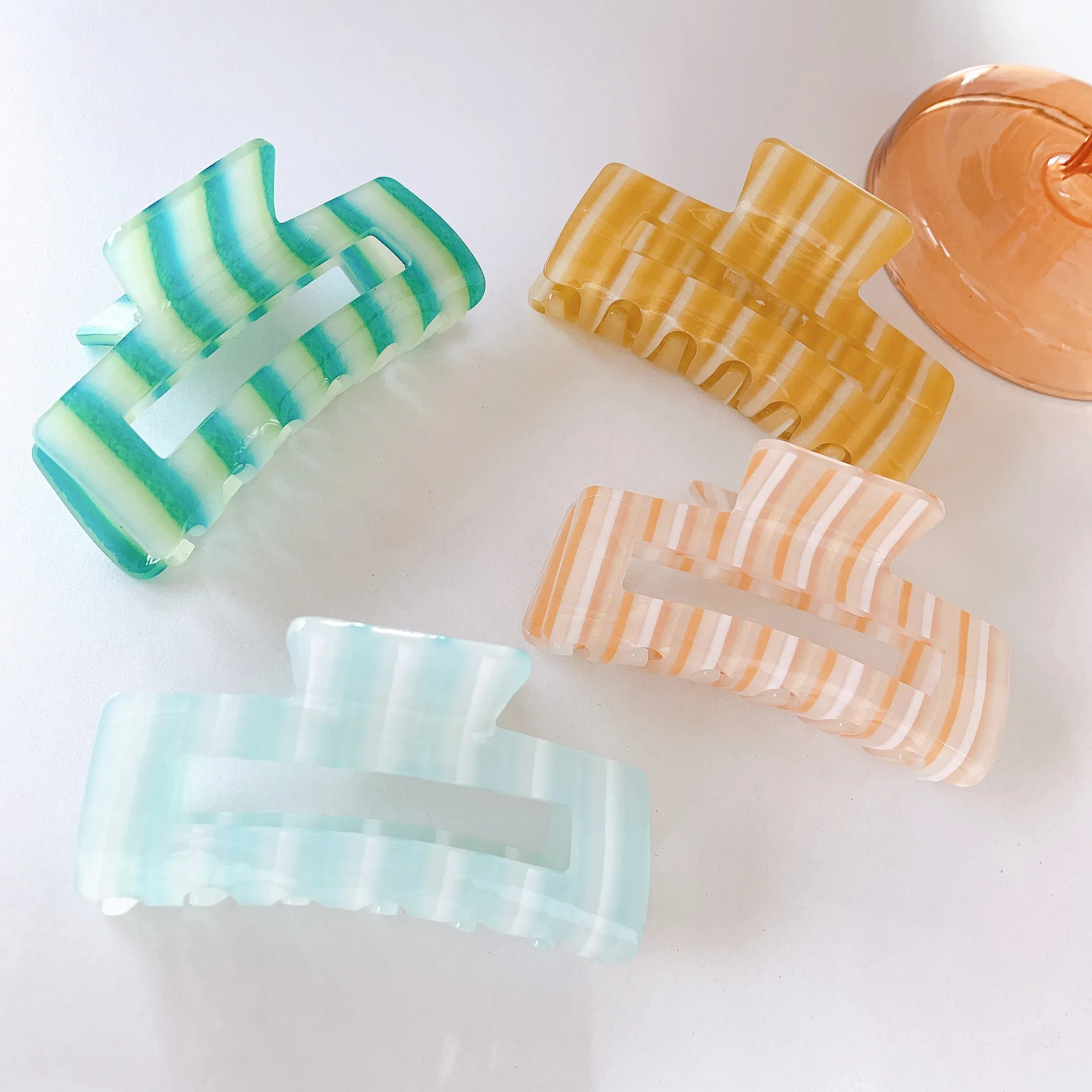2022 Spring Strip Acrylic Fancy Items Hair Clips Blue Green Hair Claw Clips for Women