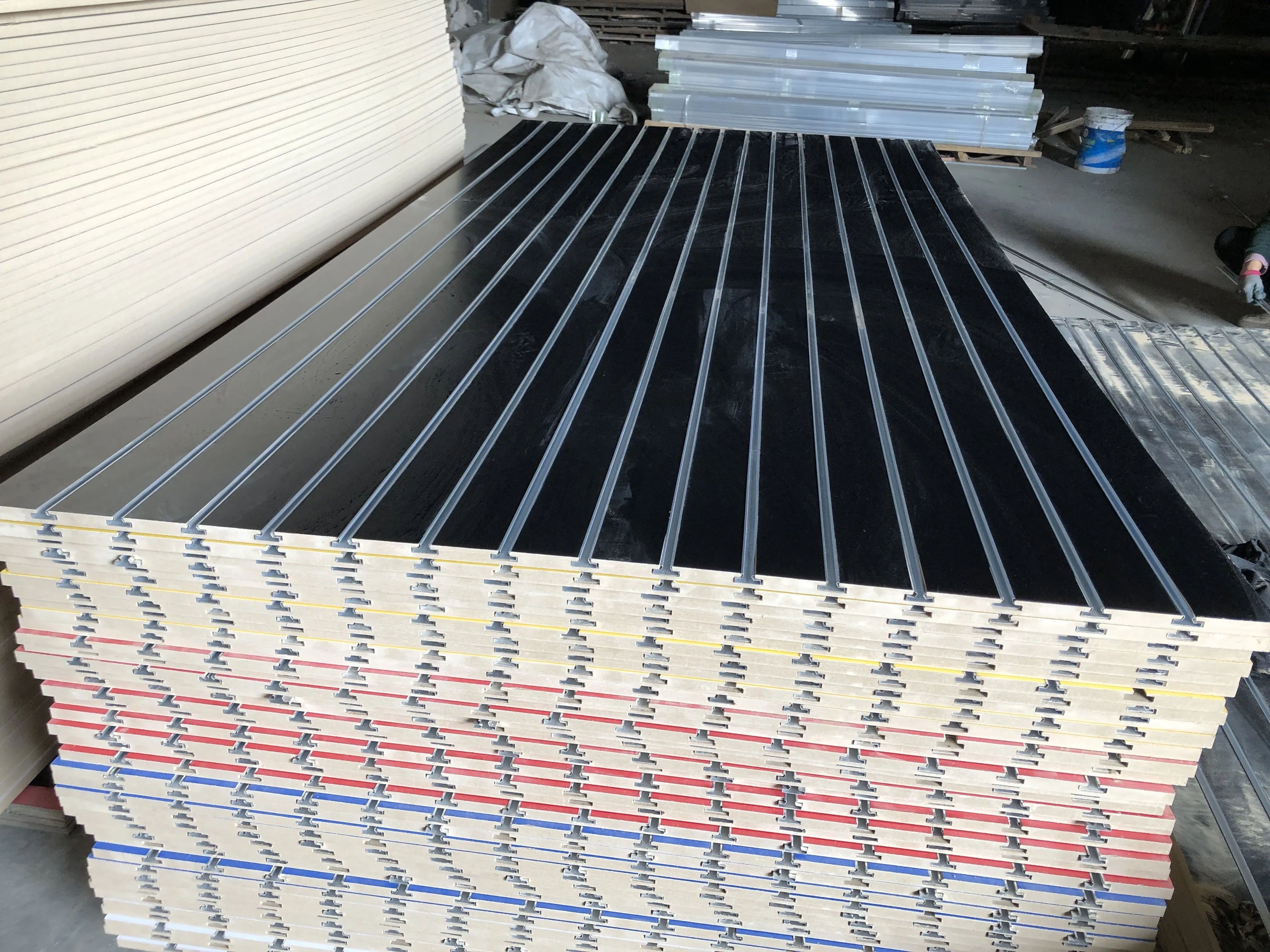 hot sale cheap 18mm slotted mdf 11slots slatwall panel for shop display