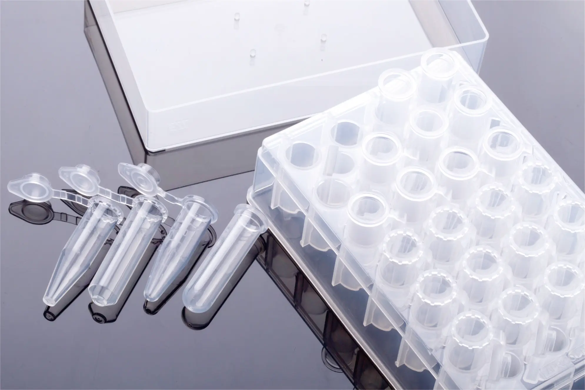 Laboratory case work 2.0 ml micro safeseal microcentrifuge tubes with Eppendorf Safe-Lock