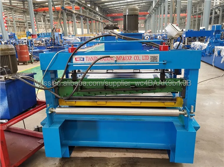 Metal cross cutting equipment with leveling metal cutting equipment