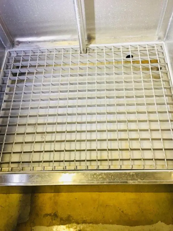 Stainless Steel Enclosed Safety Shower and Eye Wash Cabin