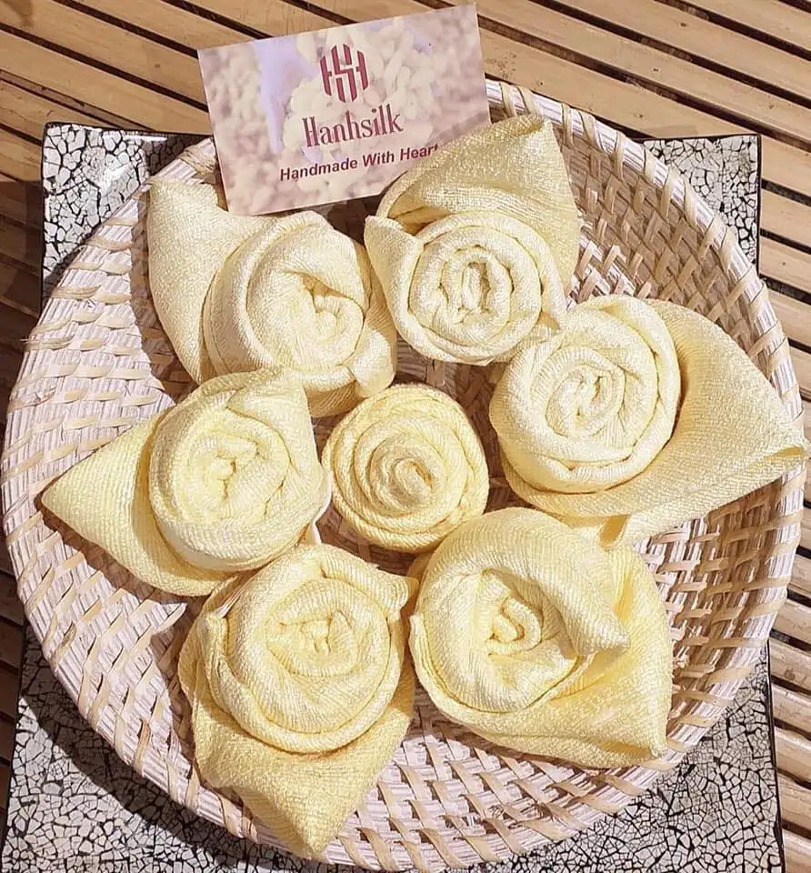 Face towels made from natural silk | 100% silk | Soft and gentle | Do not get nold when washing