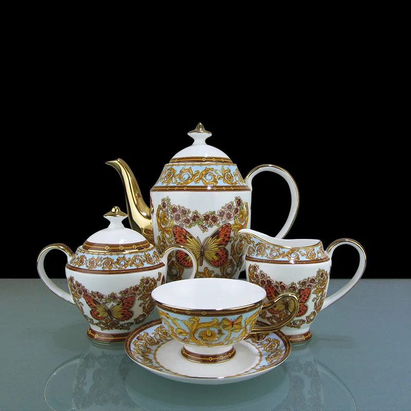 Набор фарфоровой посуды