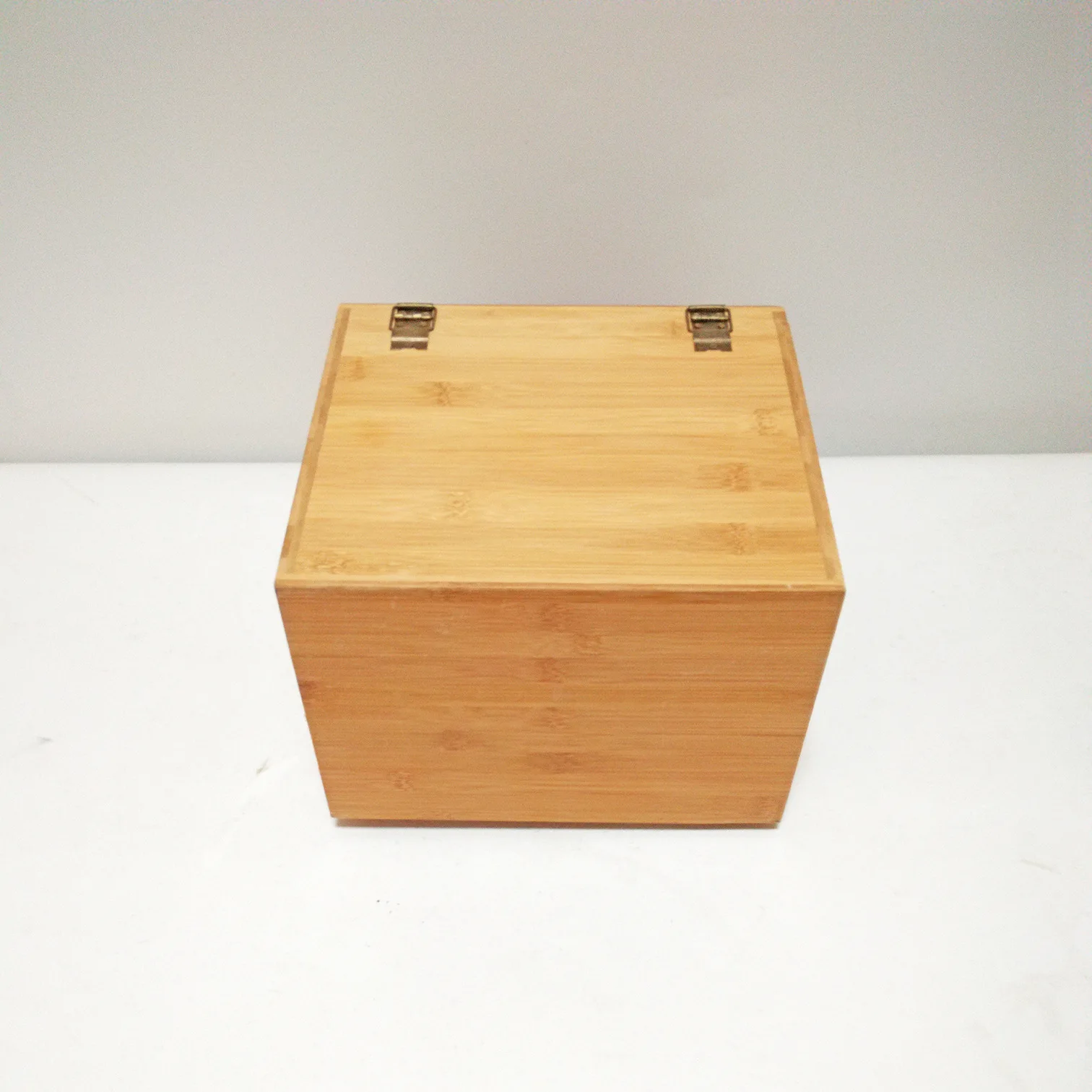 customized novel design matt finish wooden essential oil box bamboo box