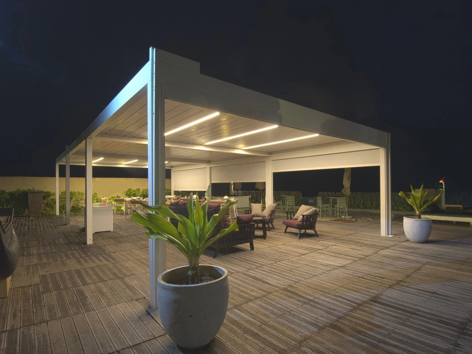 High Quality Customized Sizes Aluminium Pergola Aluminium Louver Roof Outdoor Garden Waterproof Aluminium Pergola