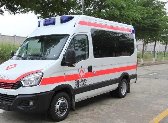 IVECO High Roof 125kw Diesel Engine Monitoring Ambulance 2998ml 8AT Medical Emergency Rescue Vehicle for Sale