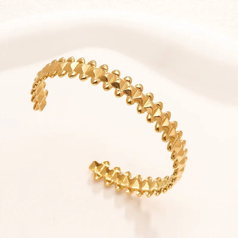 Ouj  New Design Spike 316L Stainless Steel Open Men Rivet Square Bracelet 18K Gold PVD Plated Cuff Titanium Bracelet for Women