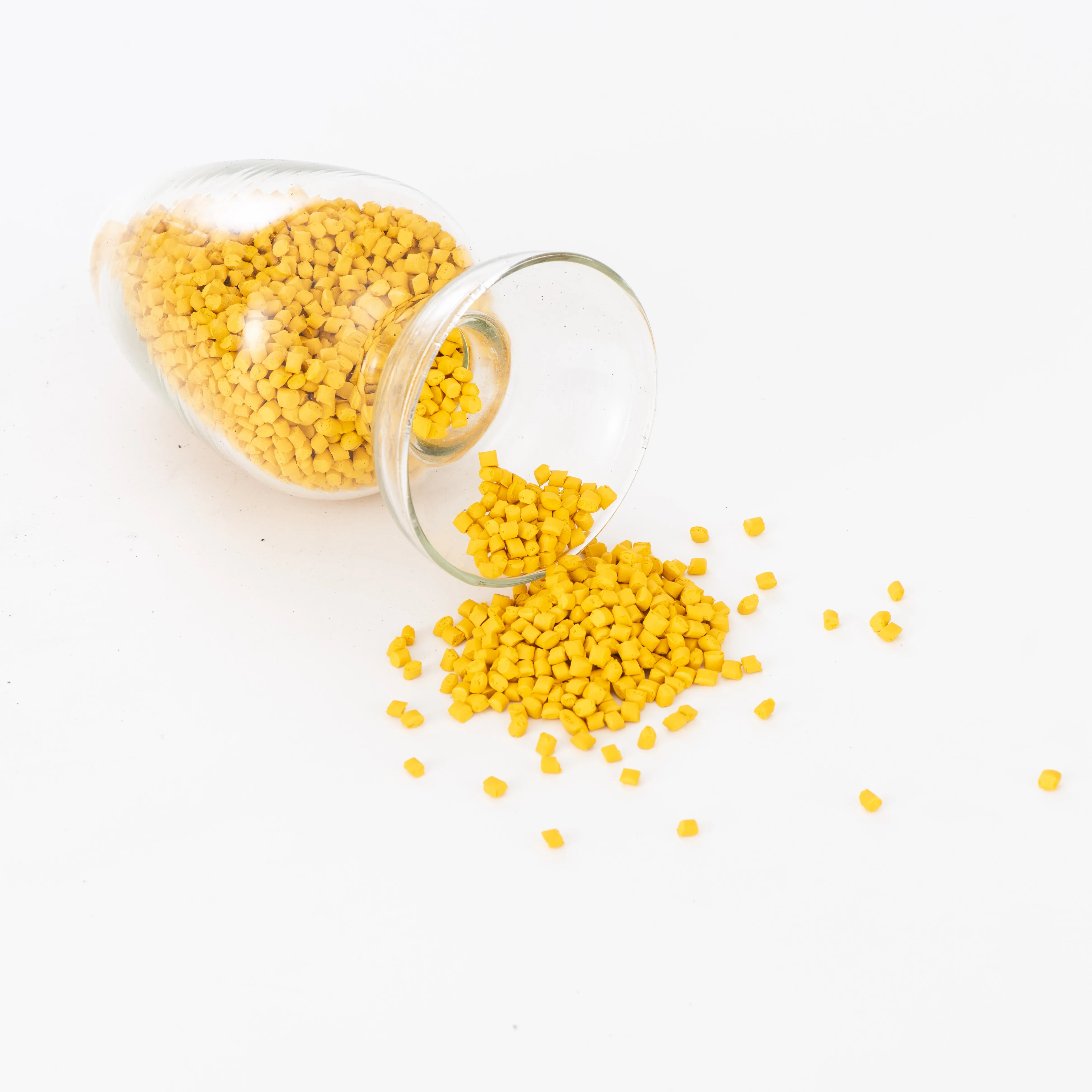 masterbatch yellow plastics raw material for Blowing Film Molding Extrusion Molding For PP PE PVC 3-5%