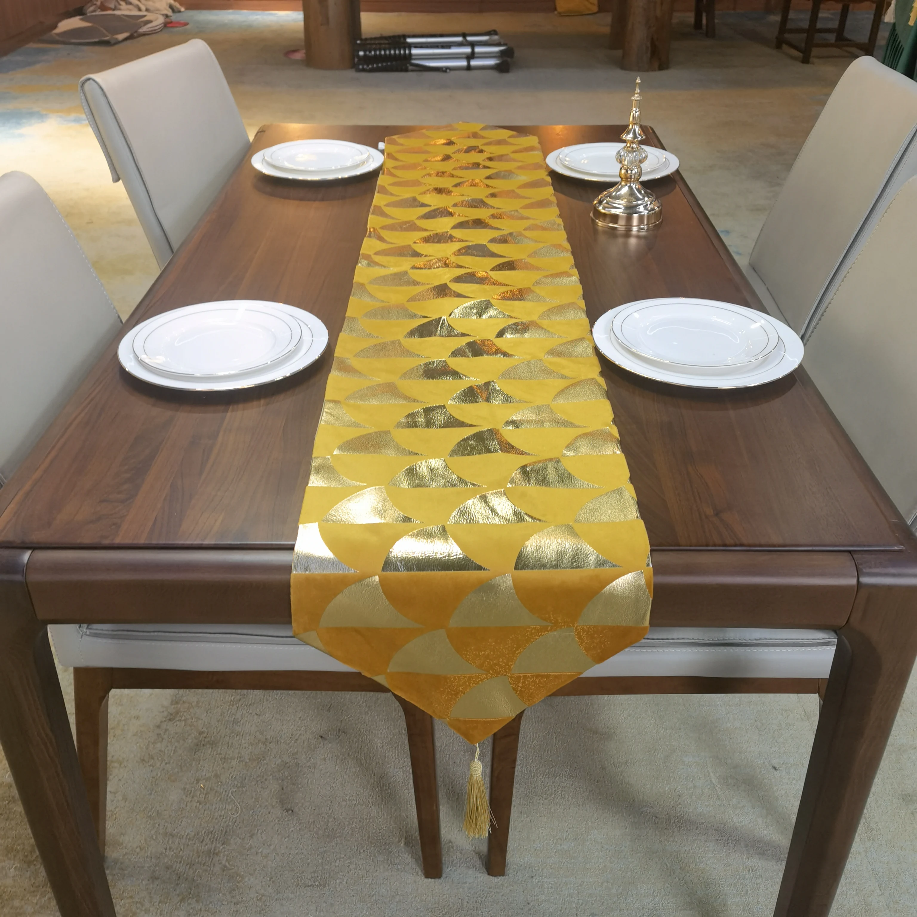 Wholesale Luxury Nordic Table Mat Modern Polyester Home Decorative bronzing Table Runners