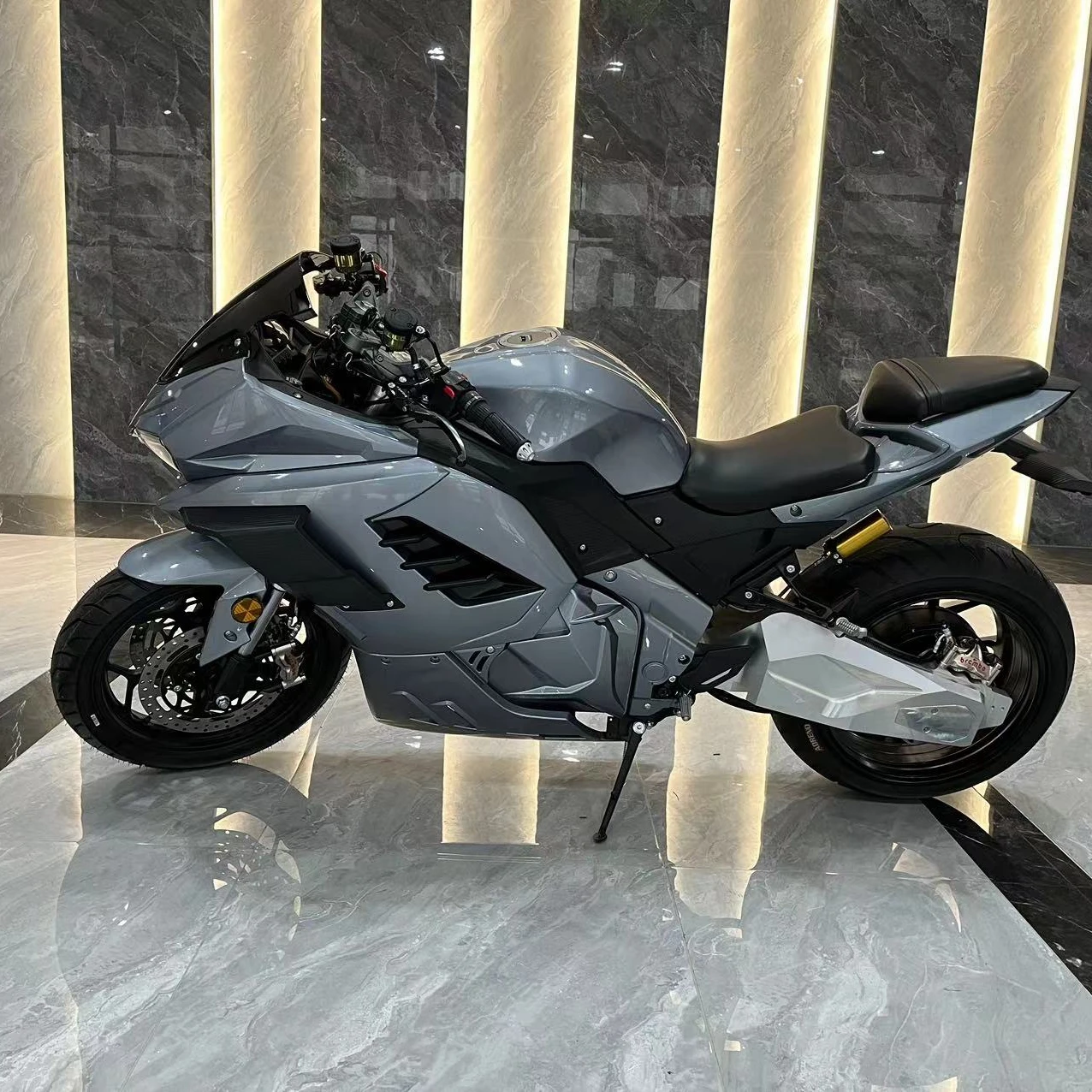 2023 New arrival most powerful  electric motorcycle with fat tyre and longe range lithium battery
