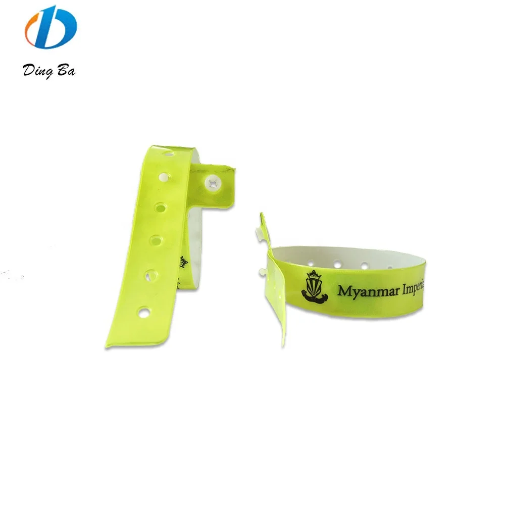 Неоновый цветной светоотражающий браслет на заказ, браслет для вечеринки L-образной формы, браслеты из ПВХ, браслеты, цветные пластиковые классические браслеты на заказ