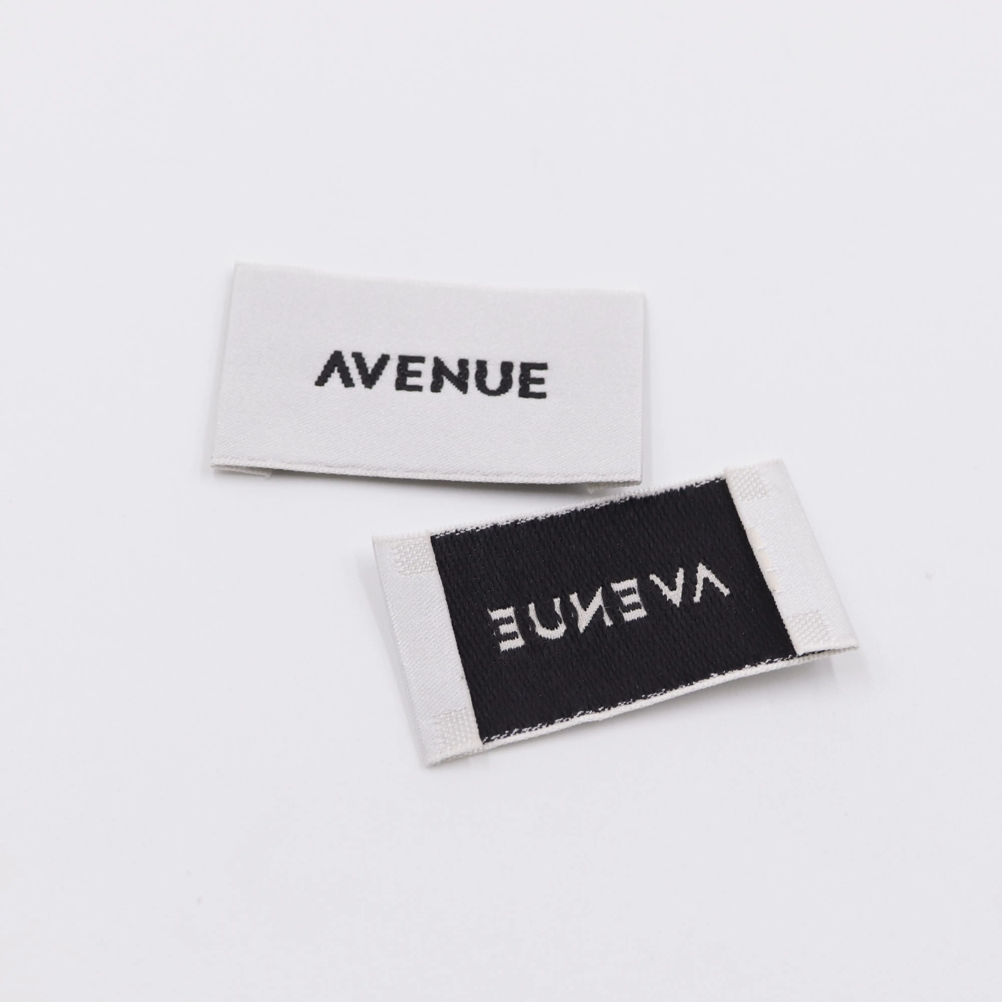 High Quality OEM LOGO White Satin Cotton Woven Label for Clothes/Coats/Hoodies/T-shirt/Sleepwear/Beanies Tag