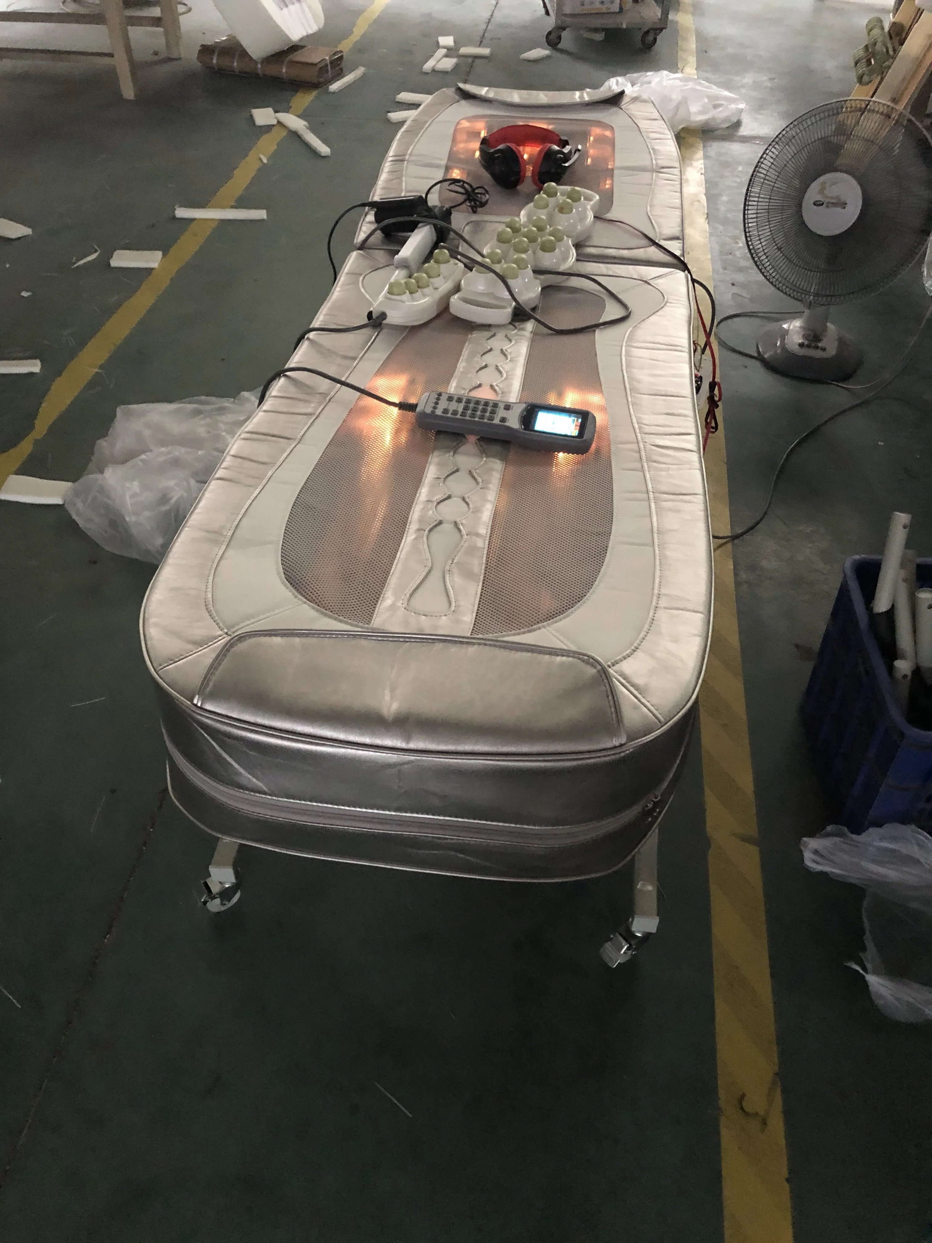 Jade roller thermal therapy foldable frame massage bed