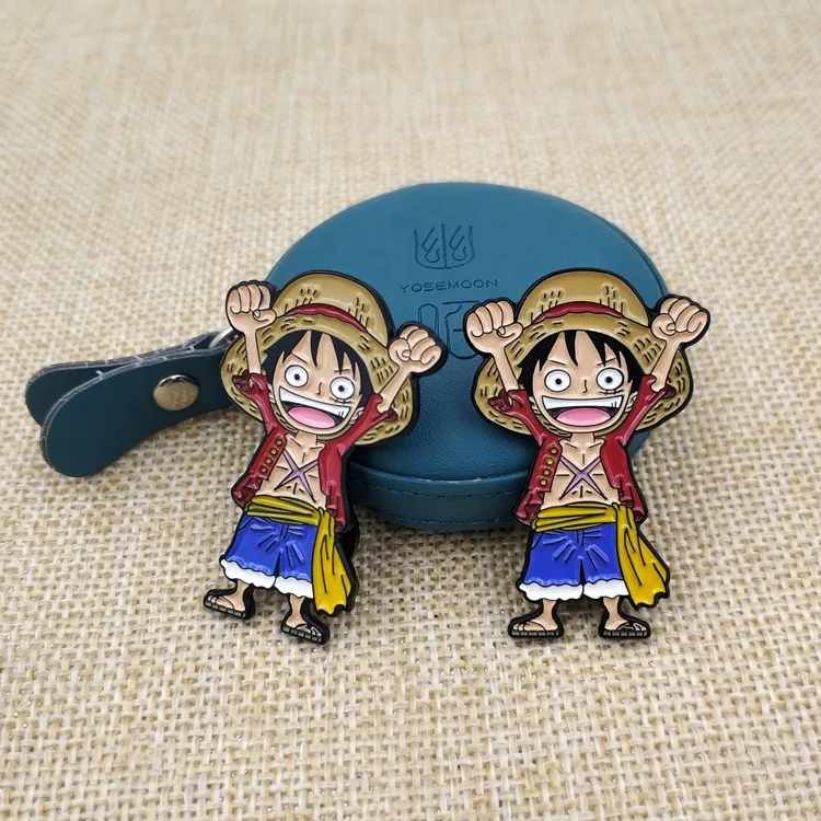 Customized design metal pin fashion brooch with glitter