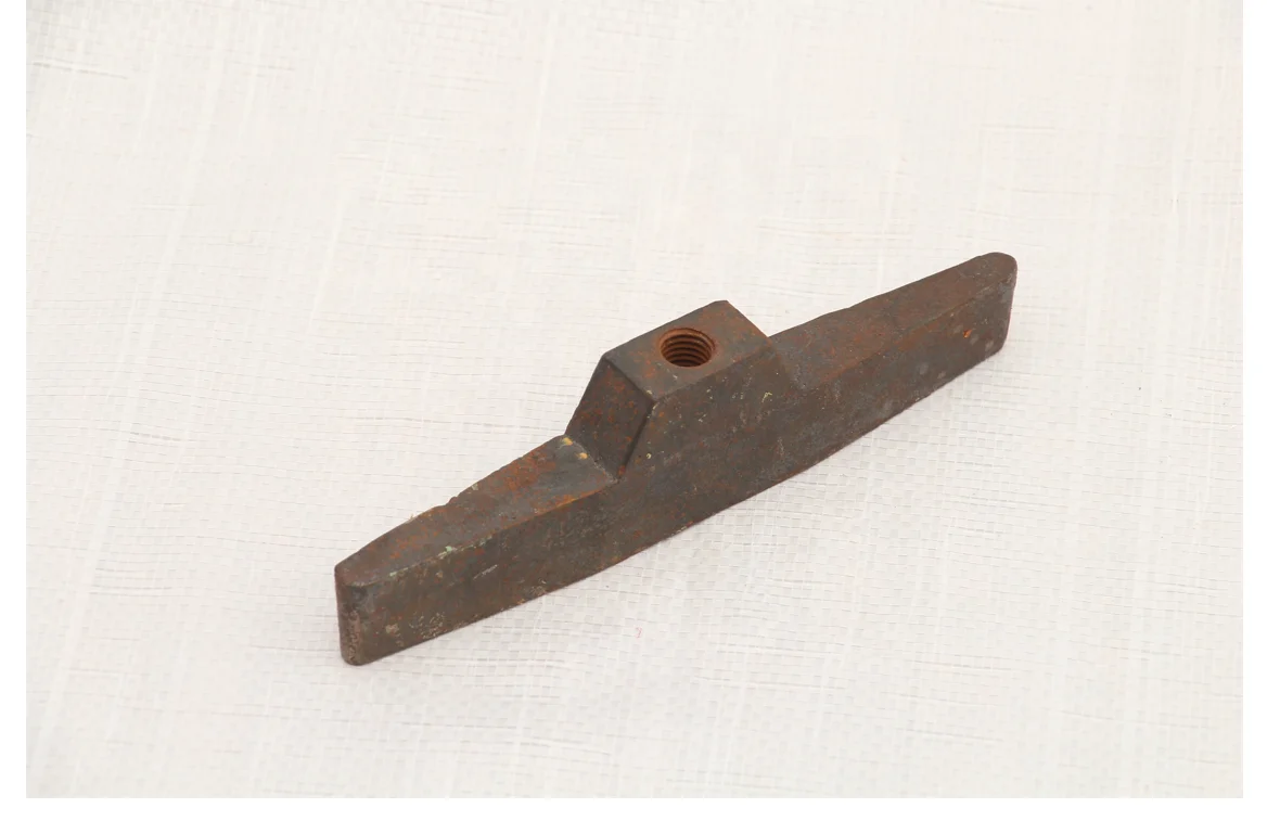 T bolt Pig Farm Iron Bolts Pig Farming Equipment