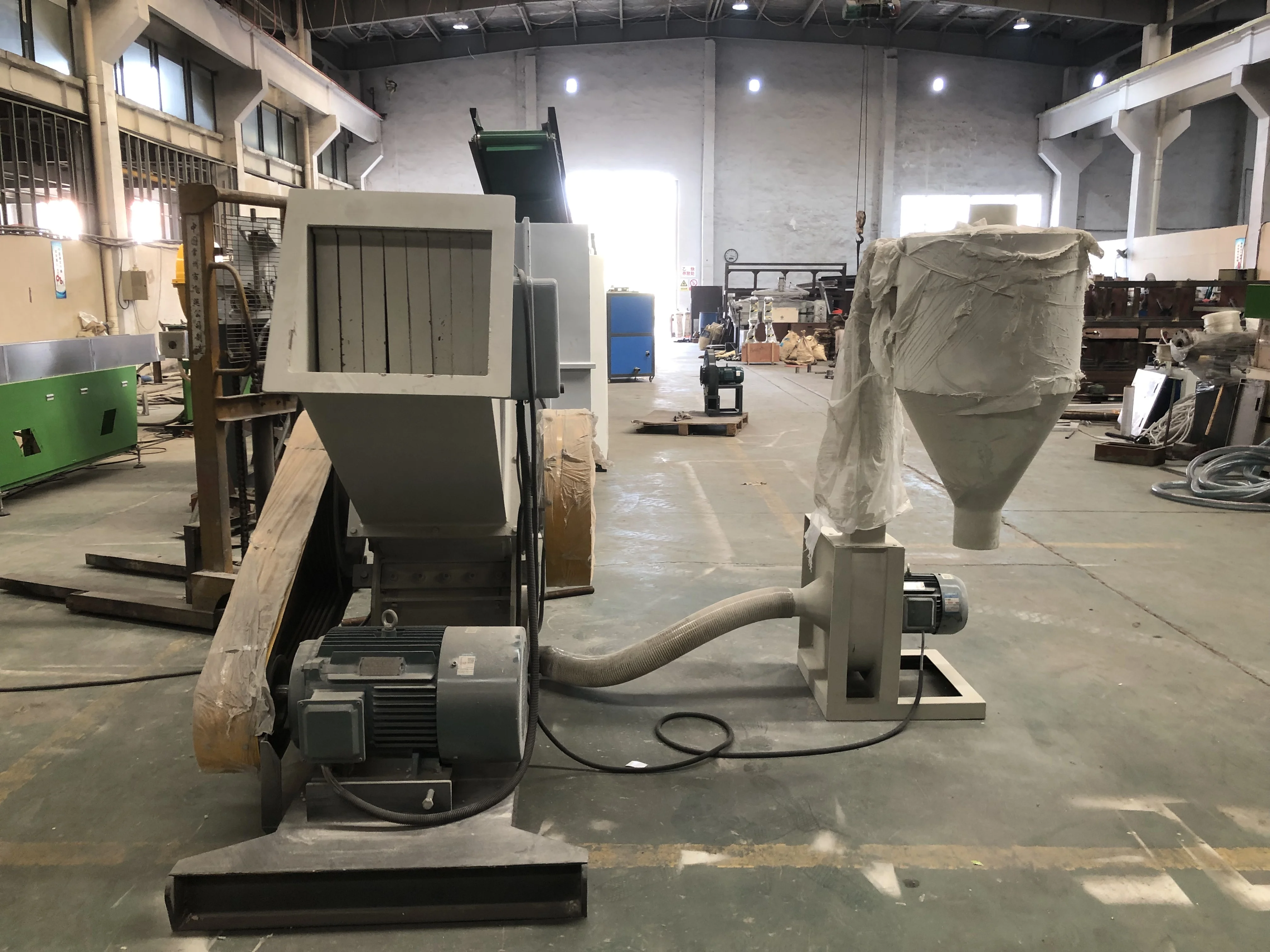 plastic crusher recycling waste plastic shredder and crusher machine for hdpe bottles