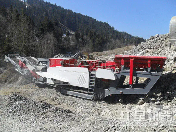 China Manufactured Granite Mobile Jaw Crusher Machine / Jaw Mobile Crusher / Mobile Crusher 150ton Per Hour