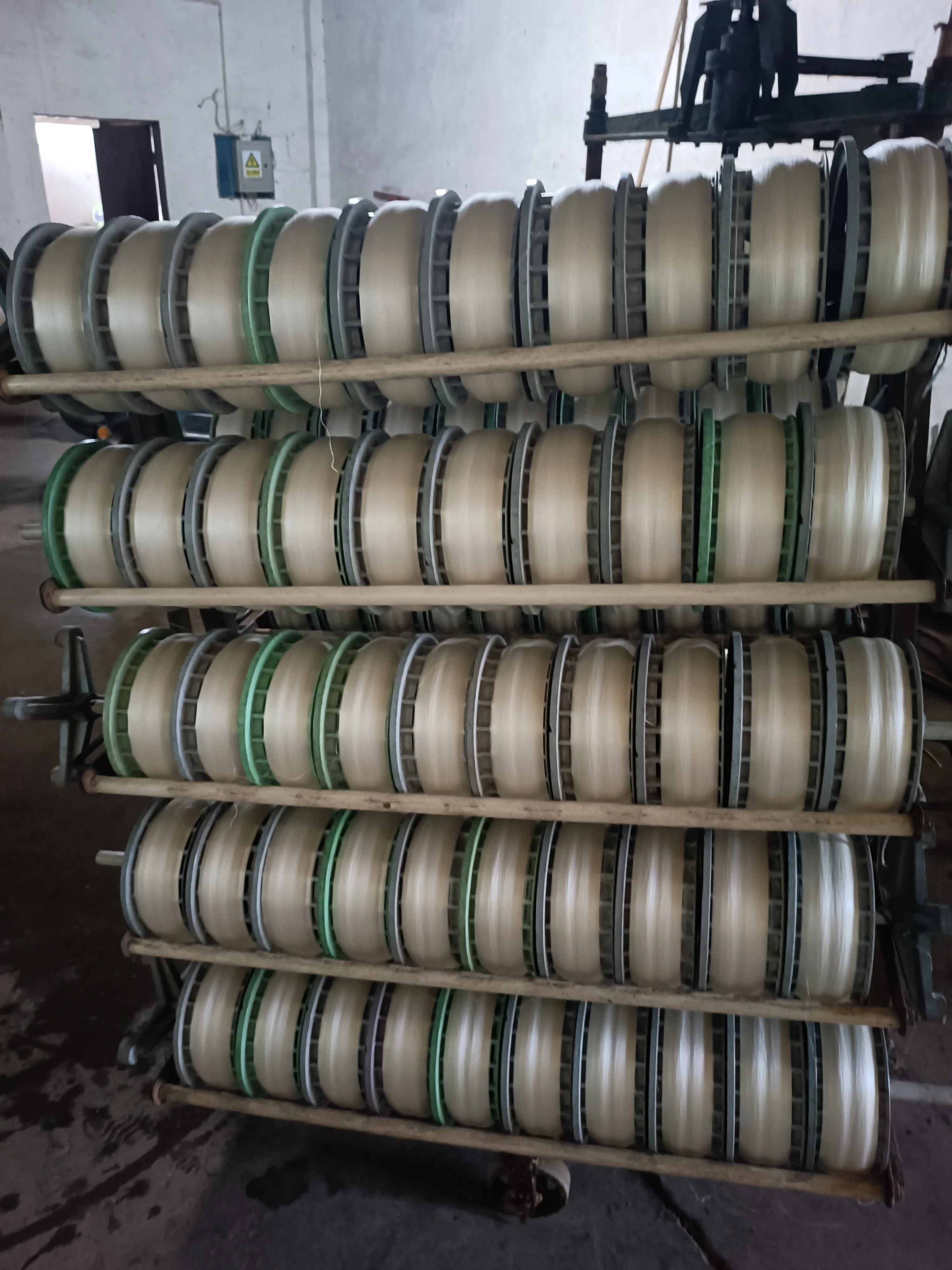 Chinese manufacturing factory prices Tussah Silk 33/37D 4A/5A/6A silk yarn manufacturer