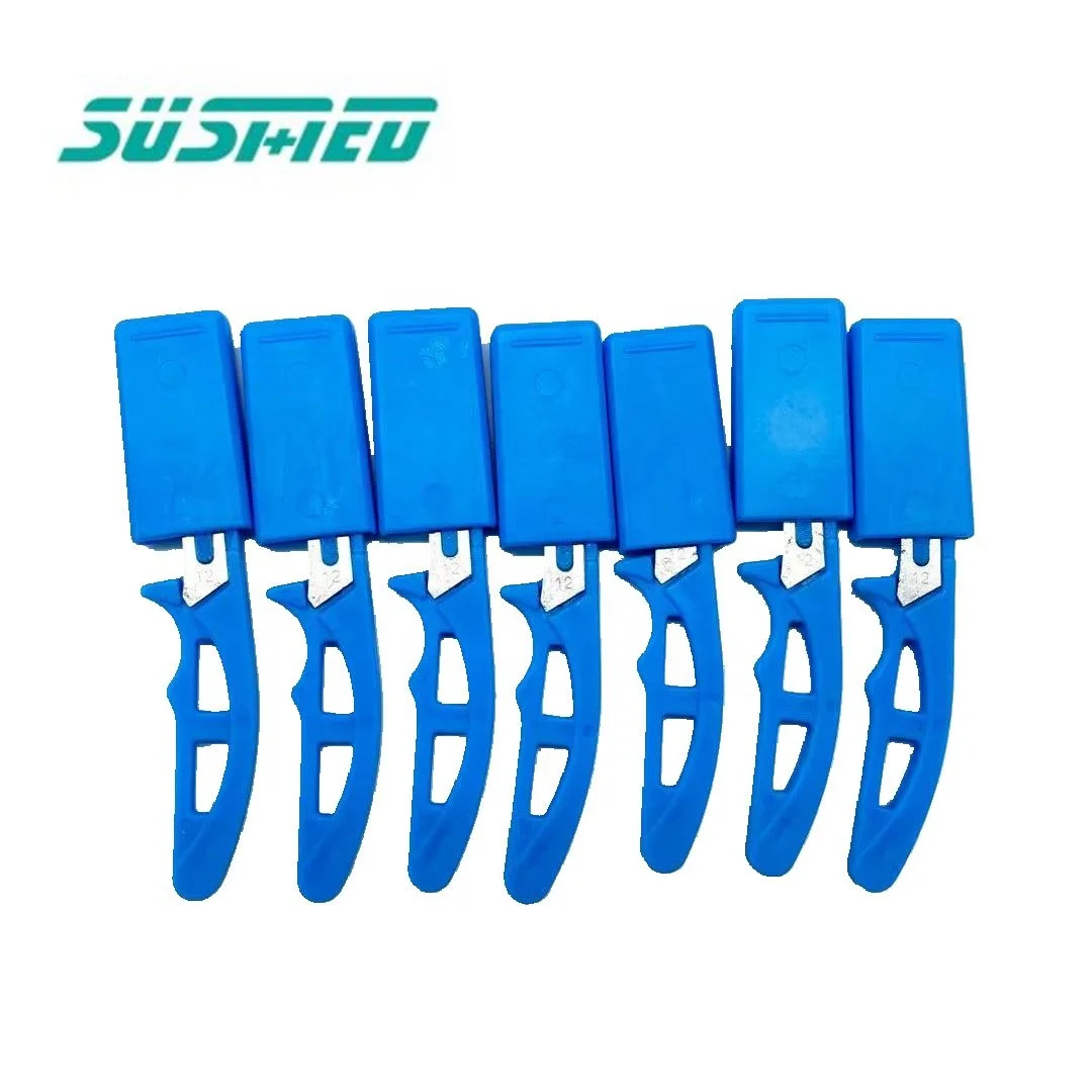 Castration Tool Mini Veterinary Blade Portable Animal Castration Castrating Knife Pocket Scalpel with Plastic Handle