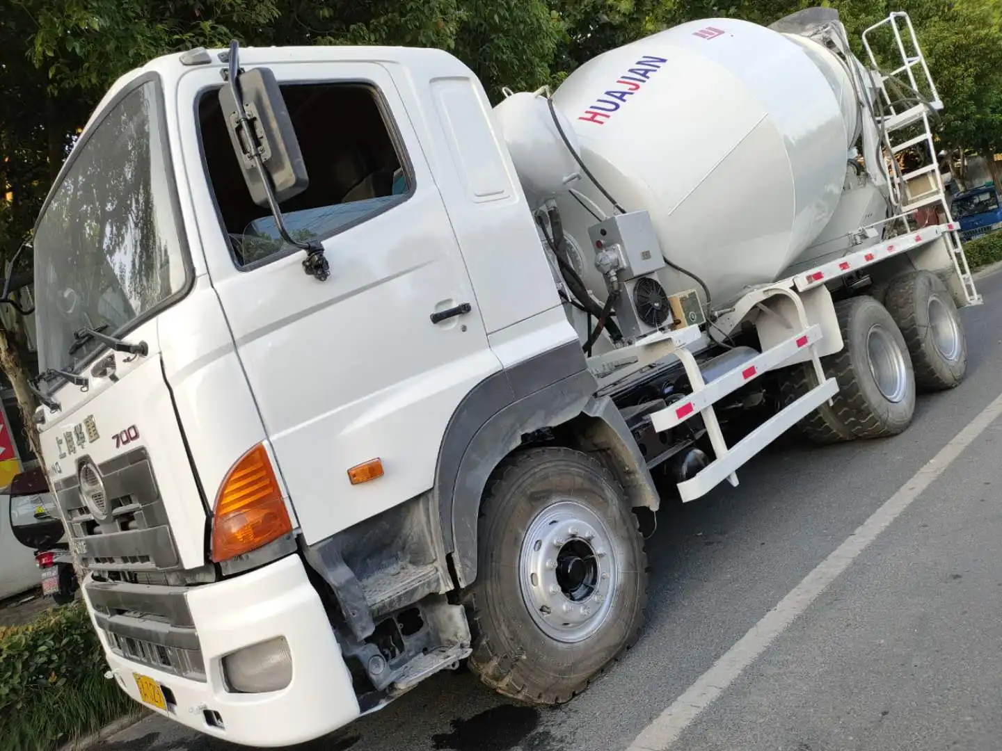HINO бренд 700 мобильный самозагружающийся бетоносмеситель грузовик 10 12 куб. М б/у Hino Смеситель для