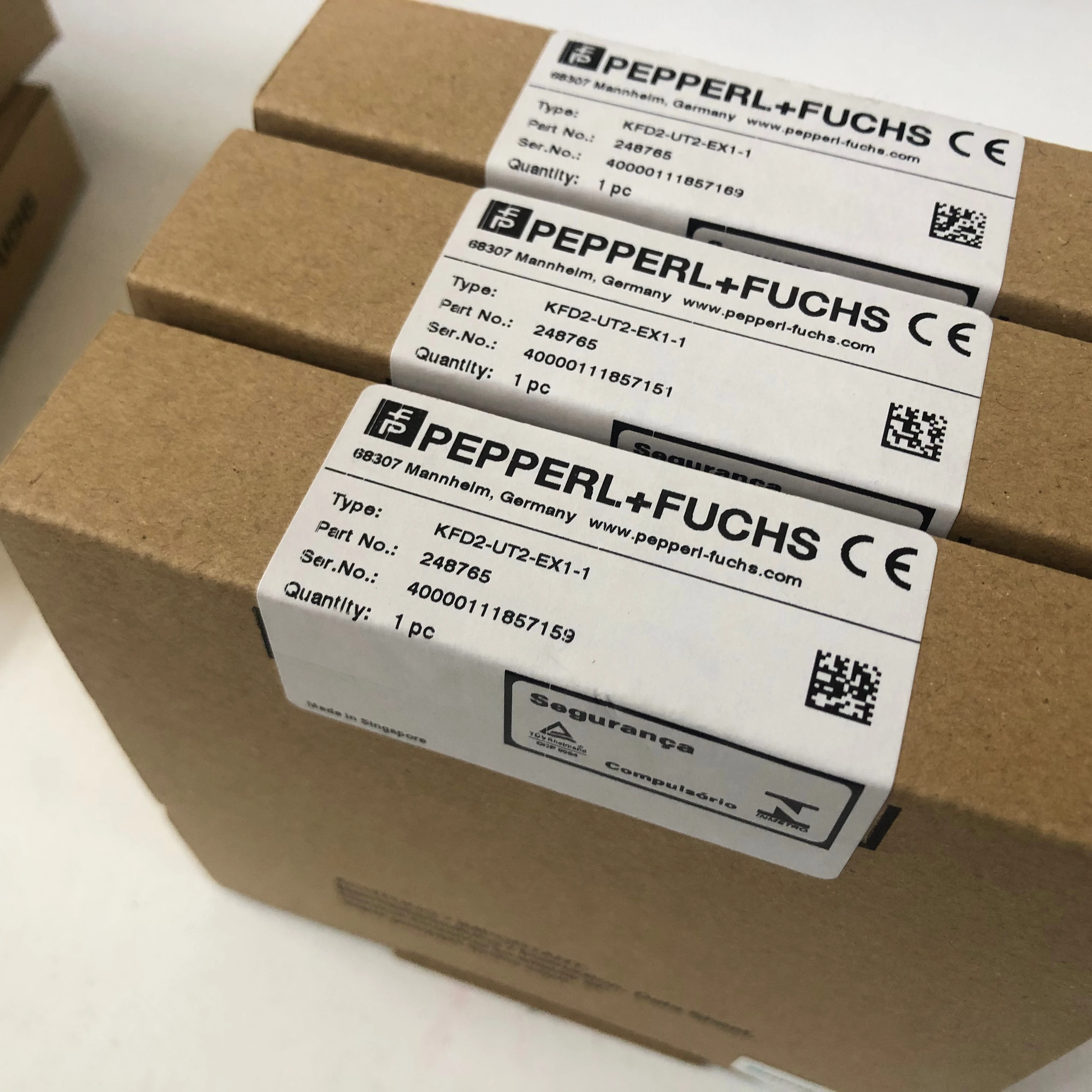 Pepperl + Fuchs универсальный преобразователь температуры KFD2-UT2-Ex1-1