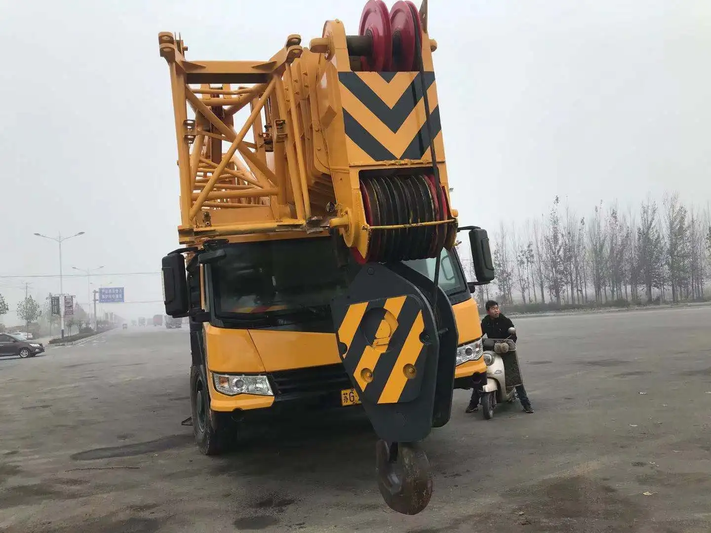 Дешевая цена новые грузовые автокраны подъемные машины 130 тонн автокран для продажи