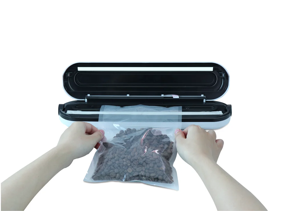Customized Professional Portable Convenient Operation vacuum bags sealer Household Vacuum Sealer Food Packaging Machine