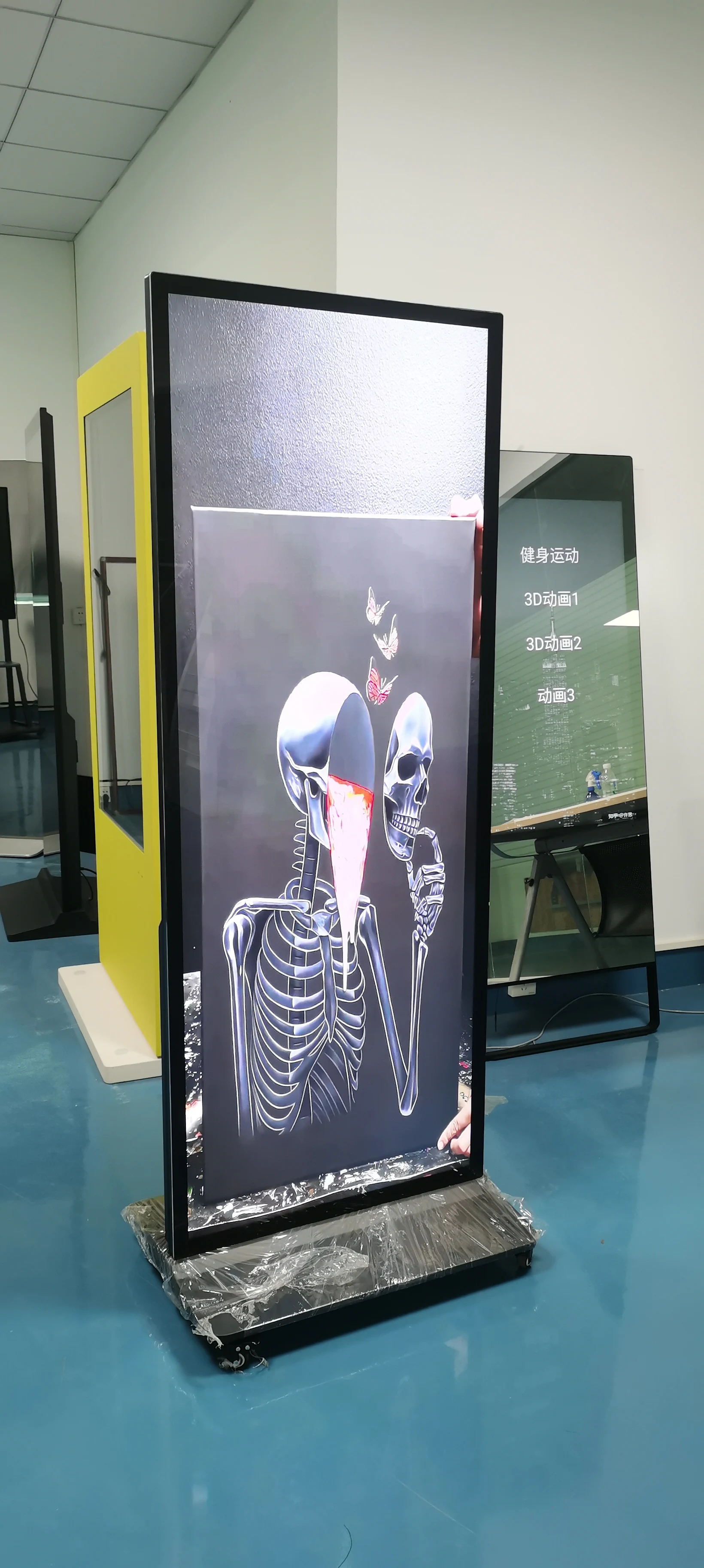 IRTECH 2K 4K Full HD wifi media Lcd Advertising Monitor Touch Screen floor standing digital signage