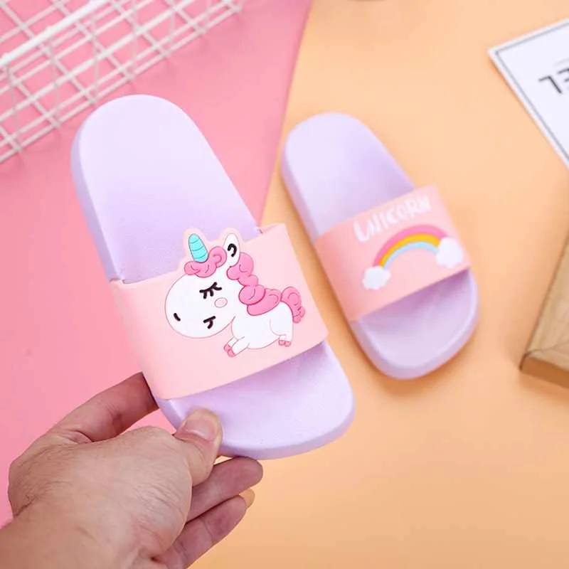 Детские тапочки с забавными персонажами из мультфильмов Единорог Костюм детский для детей ясельного возраста Носки маленьких девочек и мальчиков Нескользящие шлепанцы ванной; Для родителей детей; Обувь флиса кораллового цвета