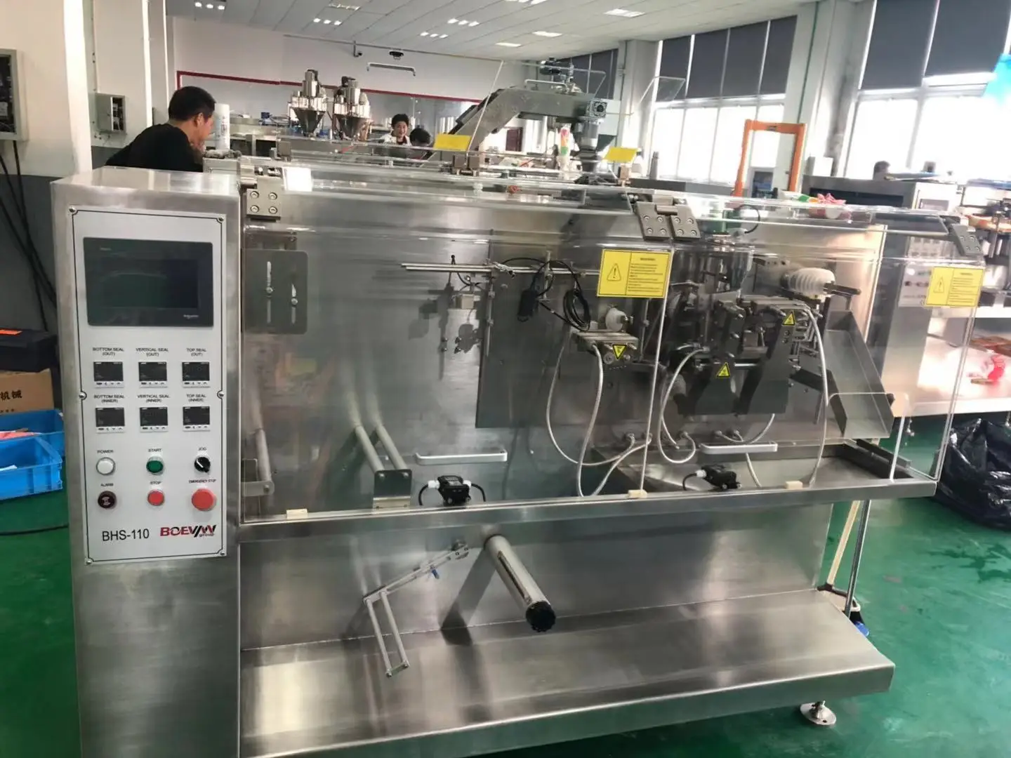 BHS-130 HFFS 3 Sides 4 Sides Seal Sachet Packing Machine Multi-function Packaging Machines