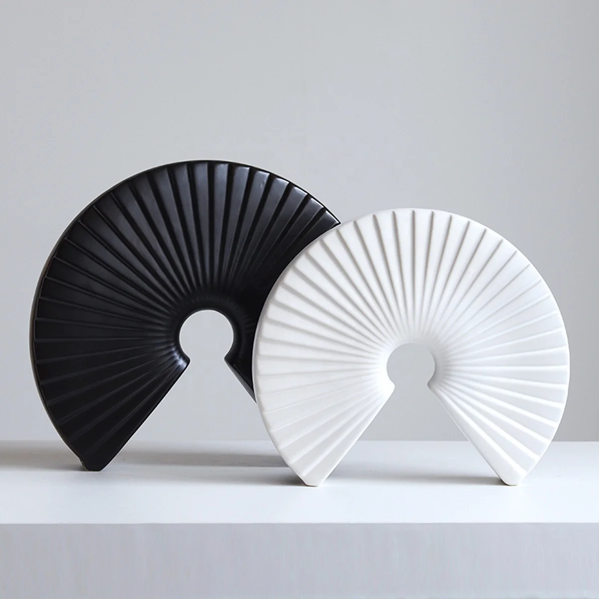 New Design Creative Fan-shaped Ceramic Handicraft Desktop Decoration Office Sample Ornament