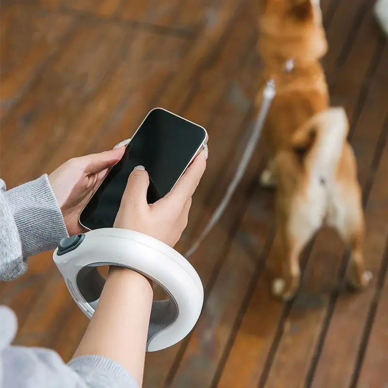 UFO Dogs Innovative Products Intelligent LED Light Smart Pet Leash Retractable Dog Leash For Pet