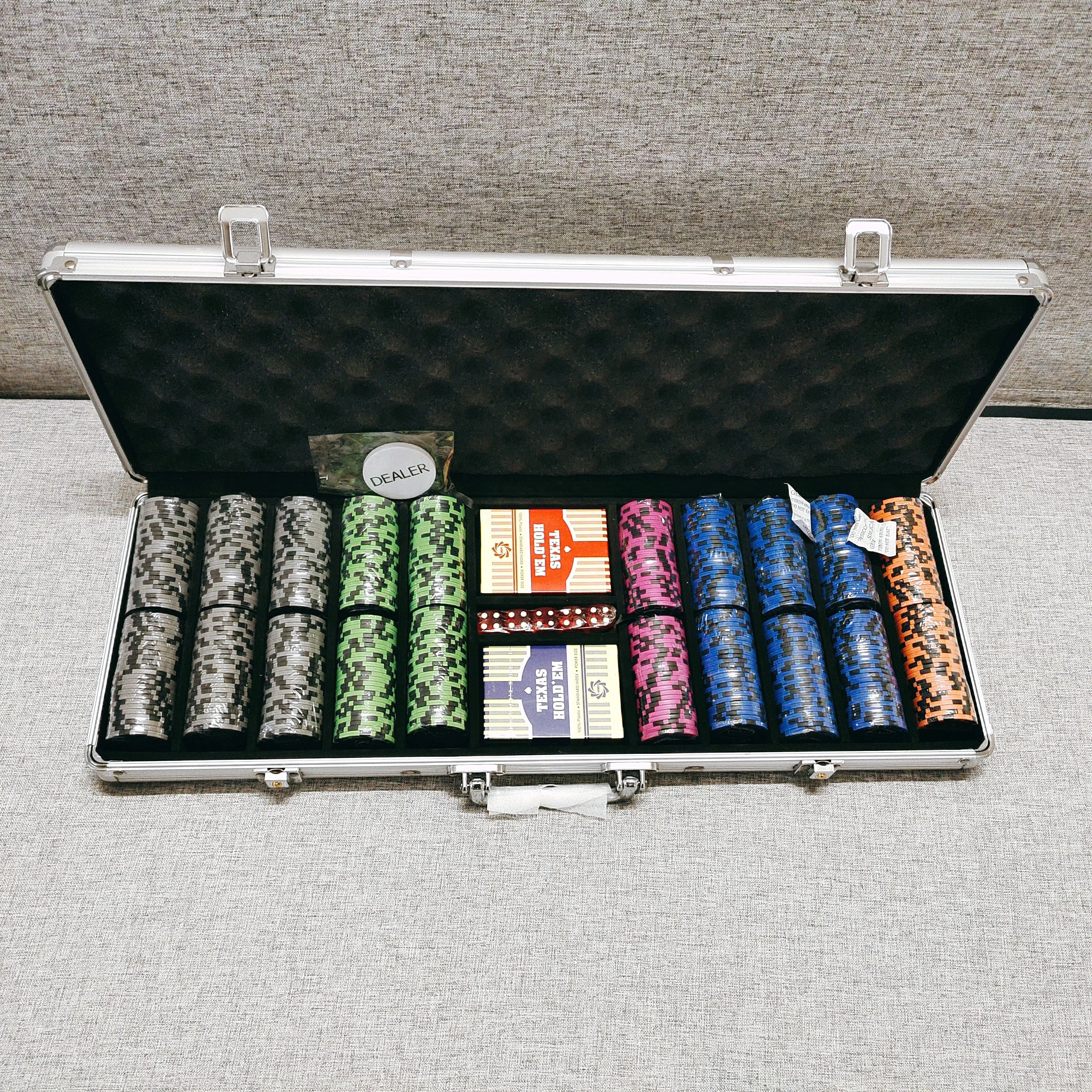 Wooden Batten or Blister box Professional Casino chip set 300pcs poker kit