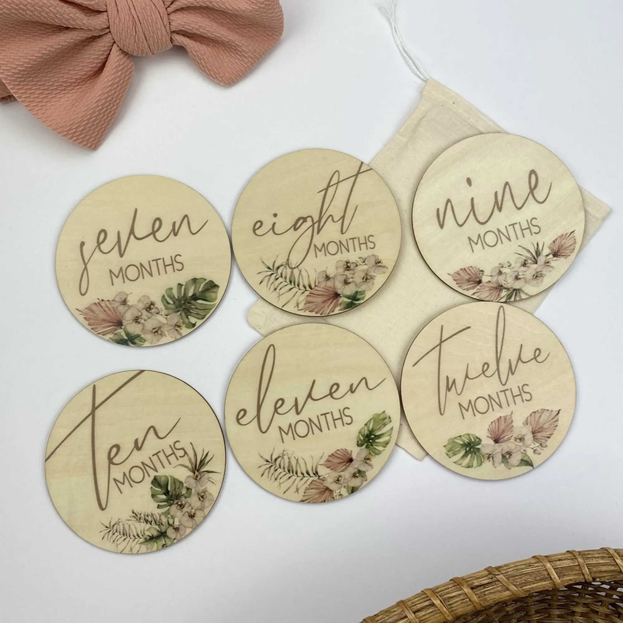 Custom Newborn Hello World Wooden Baby Monthly Milestone discs Wood Sign Cards Discs Shower Souvenir Gift Baby Milestone Cards