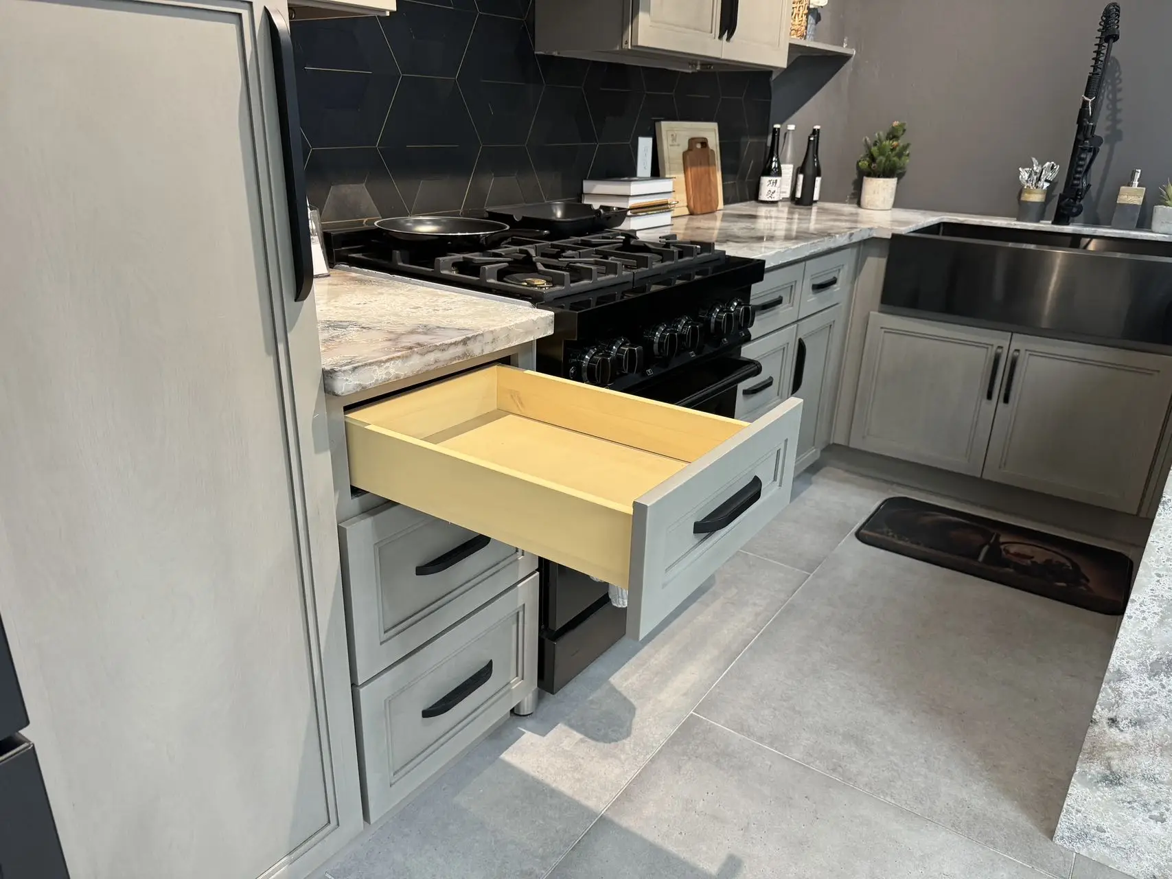 LIEN HOP Modern Design Ready To Assemble Wooden Cabinet Modular Kitchen Furniture Oak Base Kitchen Cabinet