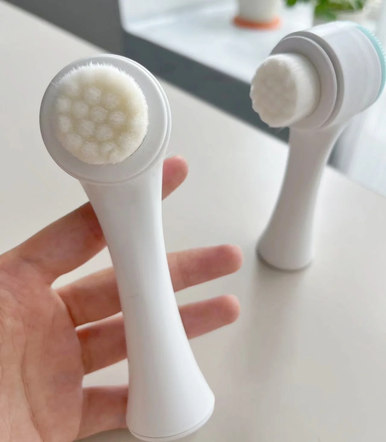 Double-sided face cleansing brush Brand easy carry soft hair facial deep cleaning brush Facial Brush