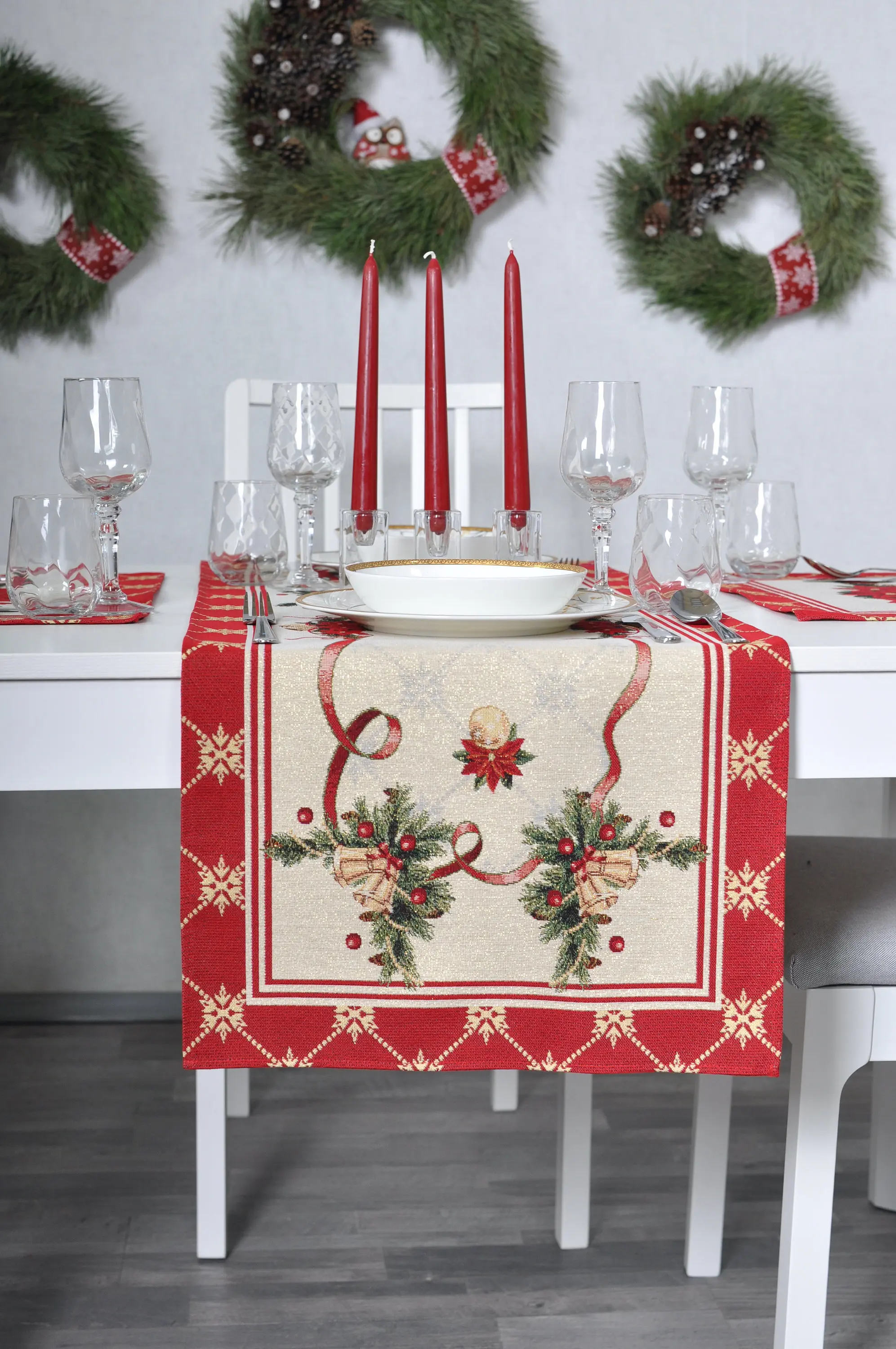New Commodity Custom Printed Red Christmas Holiday Dining Table Runner