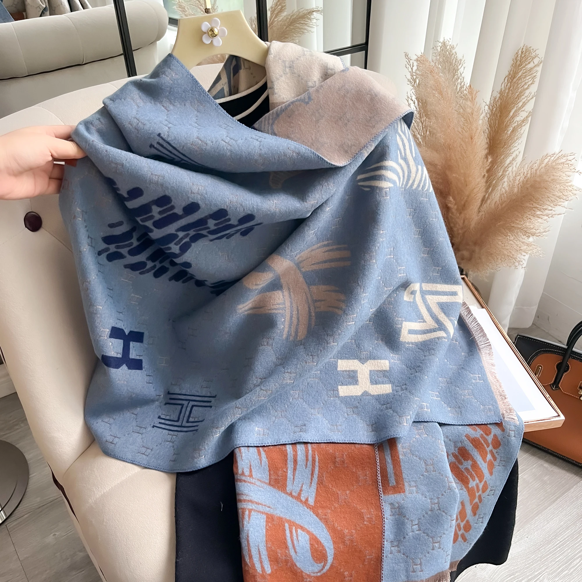 Europe and the United States new cashmere scarf ladies H big autumn and winter warm double-sided bib blanket shawl wholesale