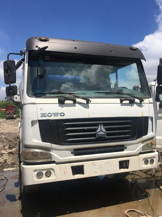 Used mobile sinotruk cement concrete mixer trucks 5m3 8m3 10cbm used howo truck concrete mixer