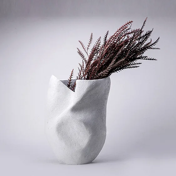 Contemporary Luxury White Resin Vase Abstract Irregular Design Modern Floor Accessory for Wedding Home Decor Dry Flower Display