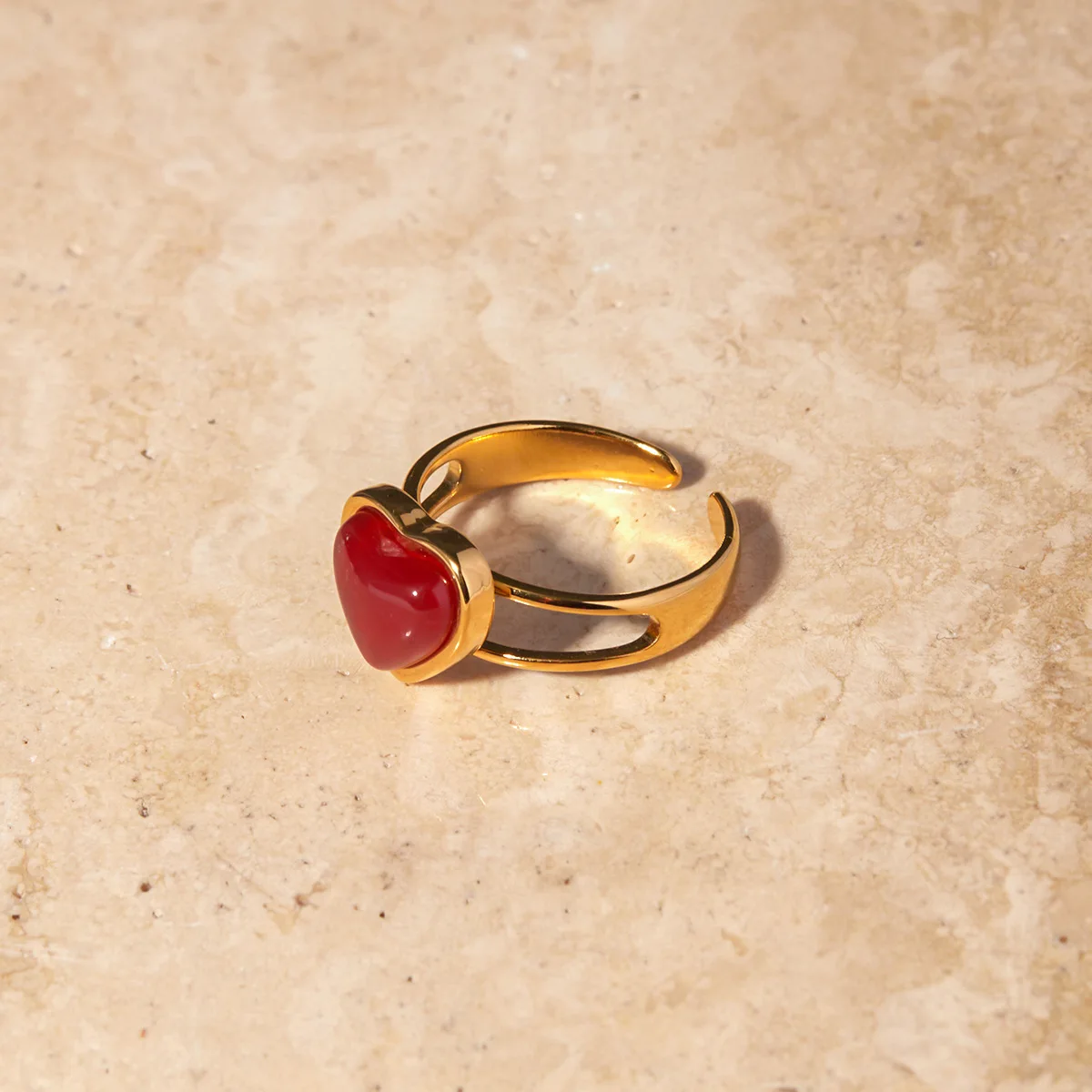 New 18k Gold Stainless Steel Red Agate Ring Niche Light Luxury Inlaid Red Agate love Ring