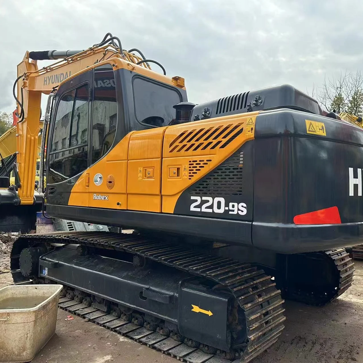 Дешевый оригинальный подержанный экскаватор Hyundai R220LC-9S 22 т строительный завод мощный гусеничный двигатель Корея гидравлический