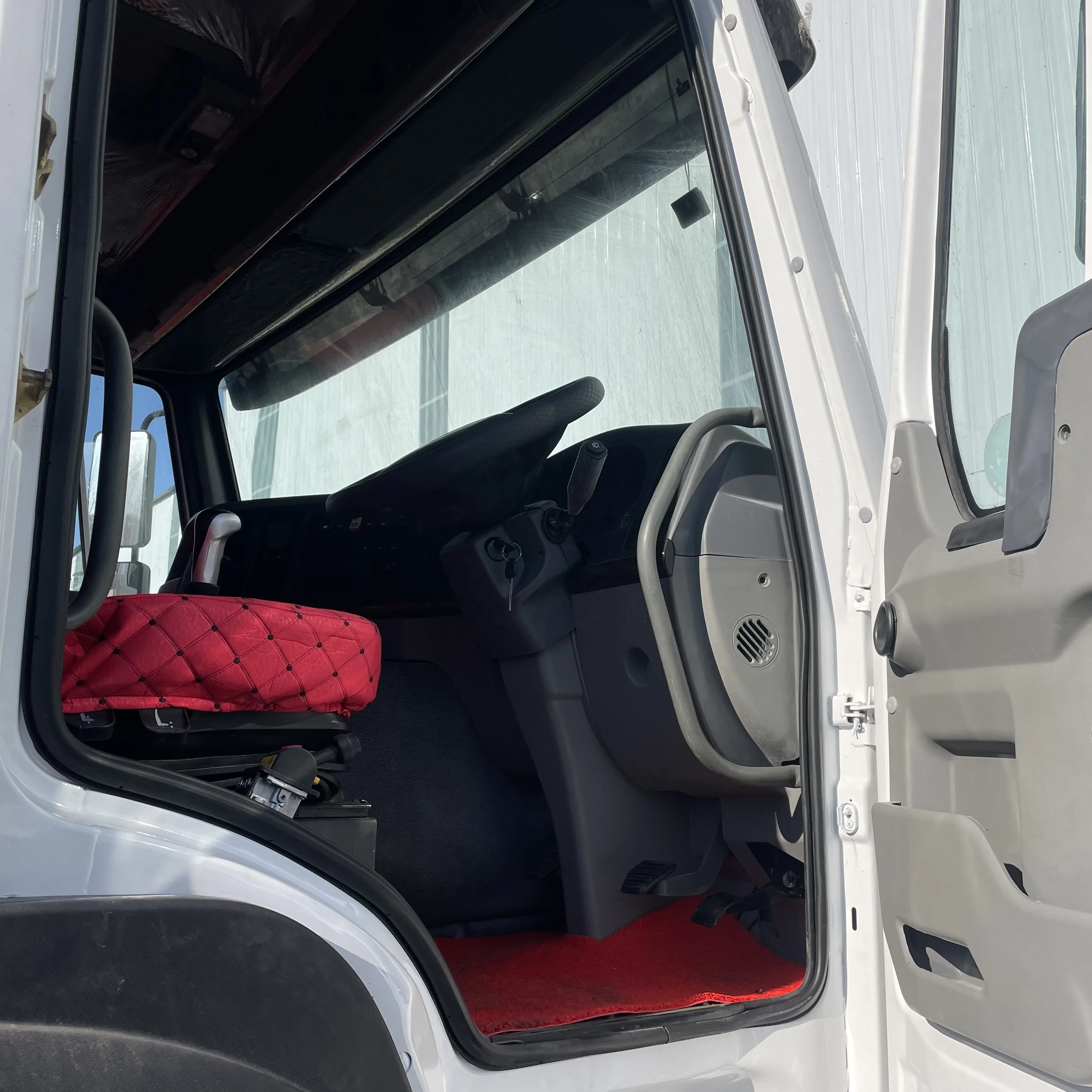 Китай заводская цена подержанные новые самосвальные грузовики Howo Sinotruk 8x4 12 колес 25 куб. М сверхмощный транспорт для Эфиопии